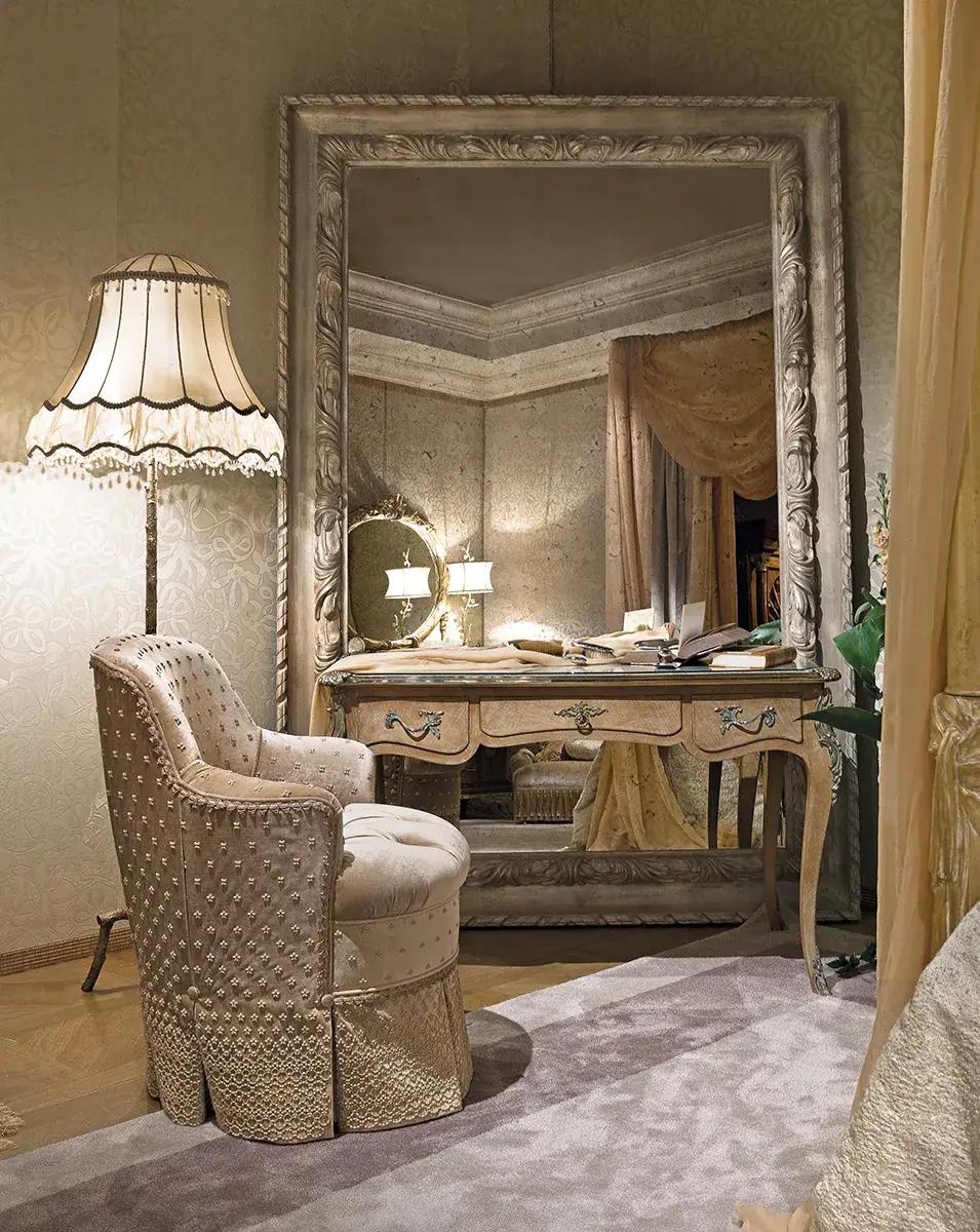 Chery bed with canopy