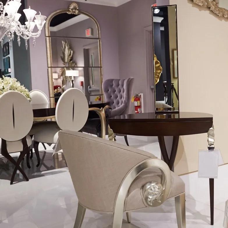 STATUESQUE 梳妆台