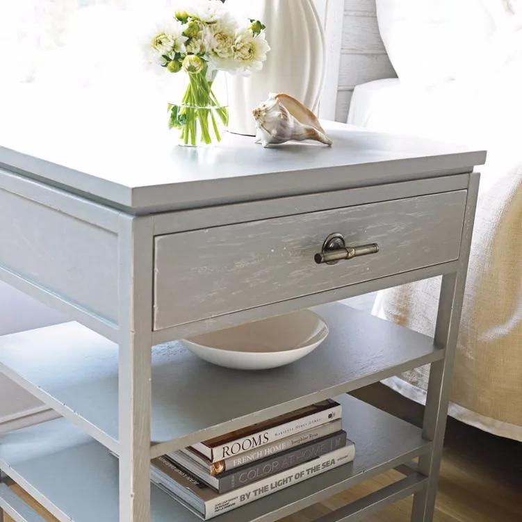 Tranquility Isle 床头柜