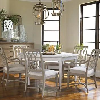 Soledad Promenade  餐桌