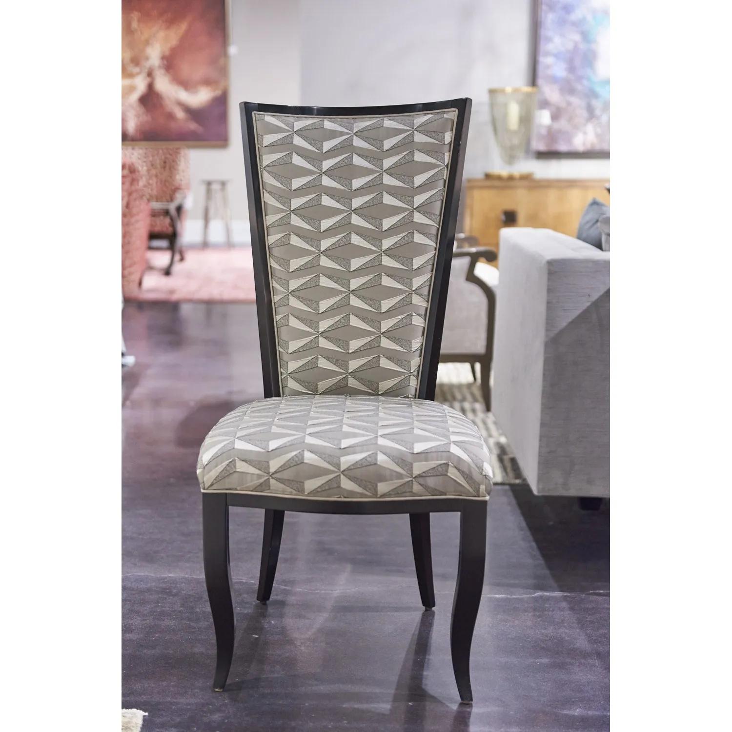 Swaim F175 DC21  餐边椅