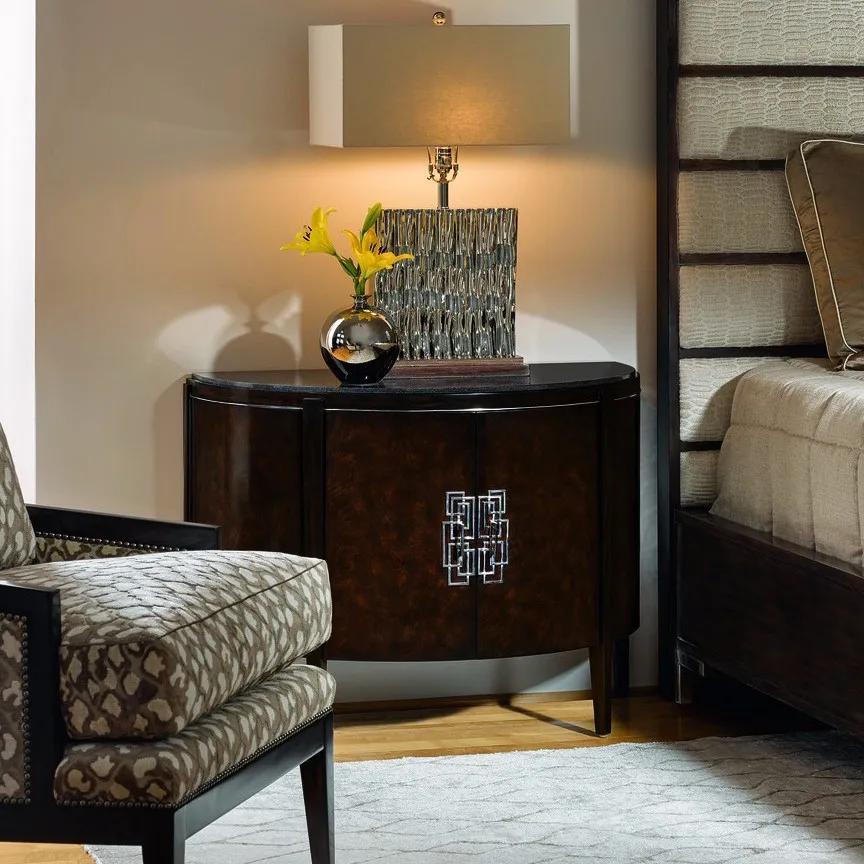 LAKE SHORE DRIVE 床头柜