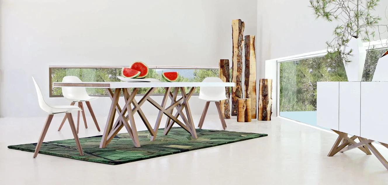 SAGA DINING TABLE