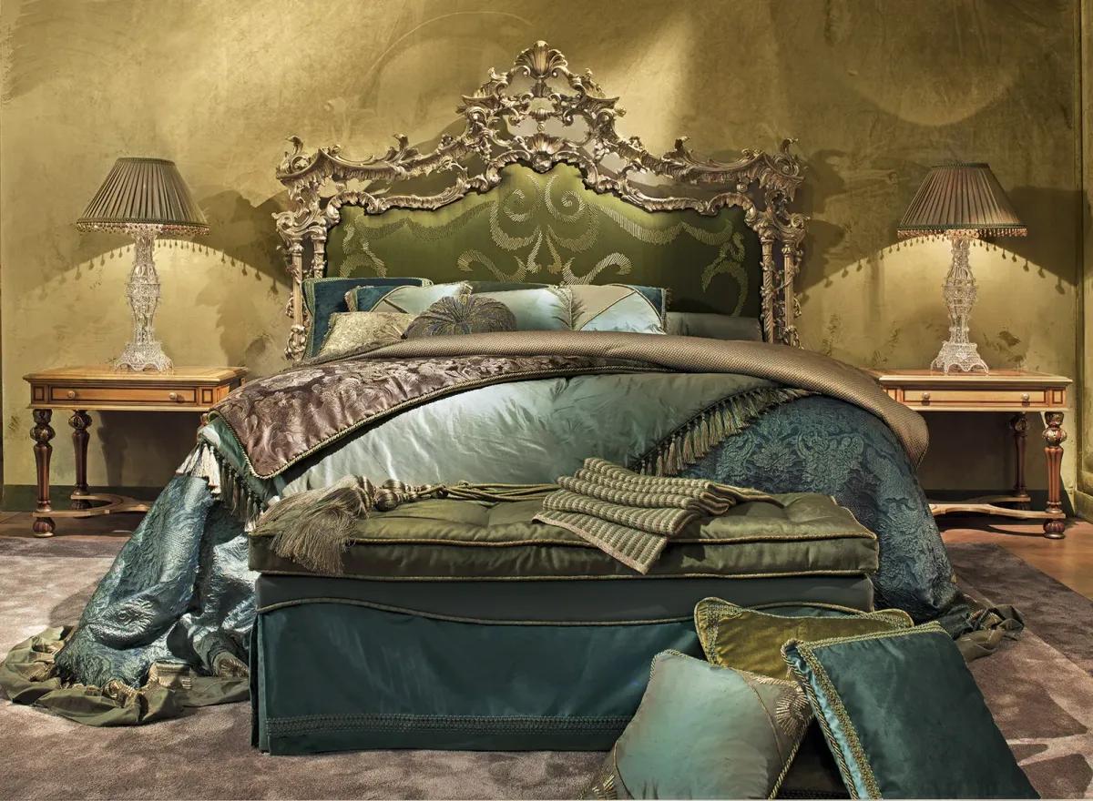 Chest of drawers detail