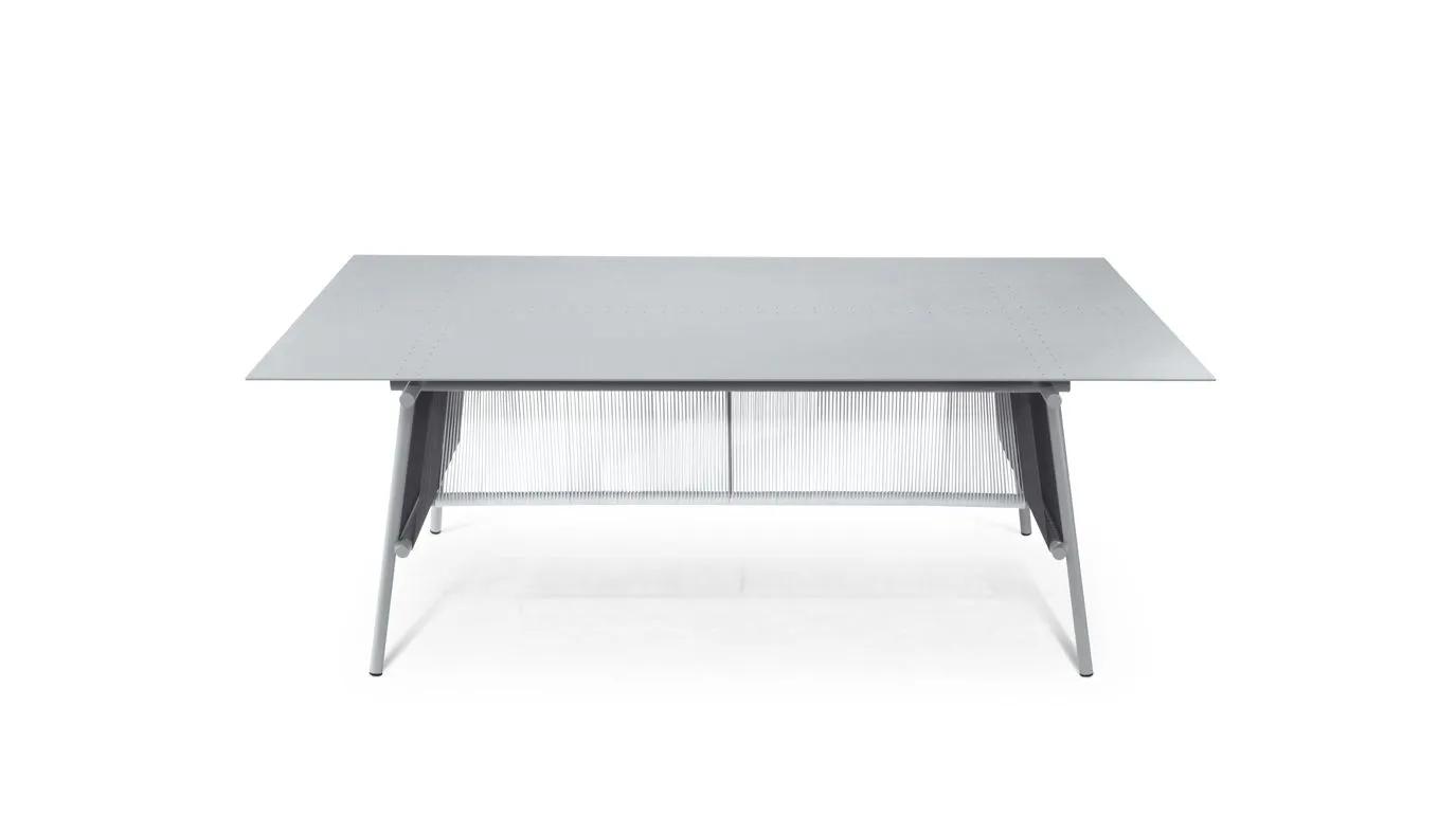 TRAVELER outdoor DINING TABLE