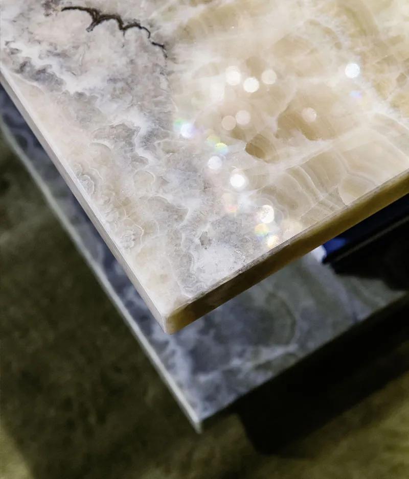 TOWNEE central table