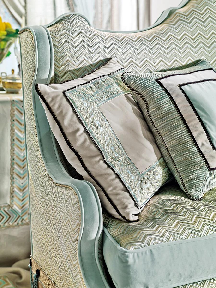 Wilson sofa with canopy