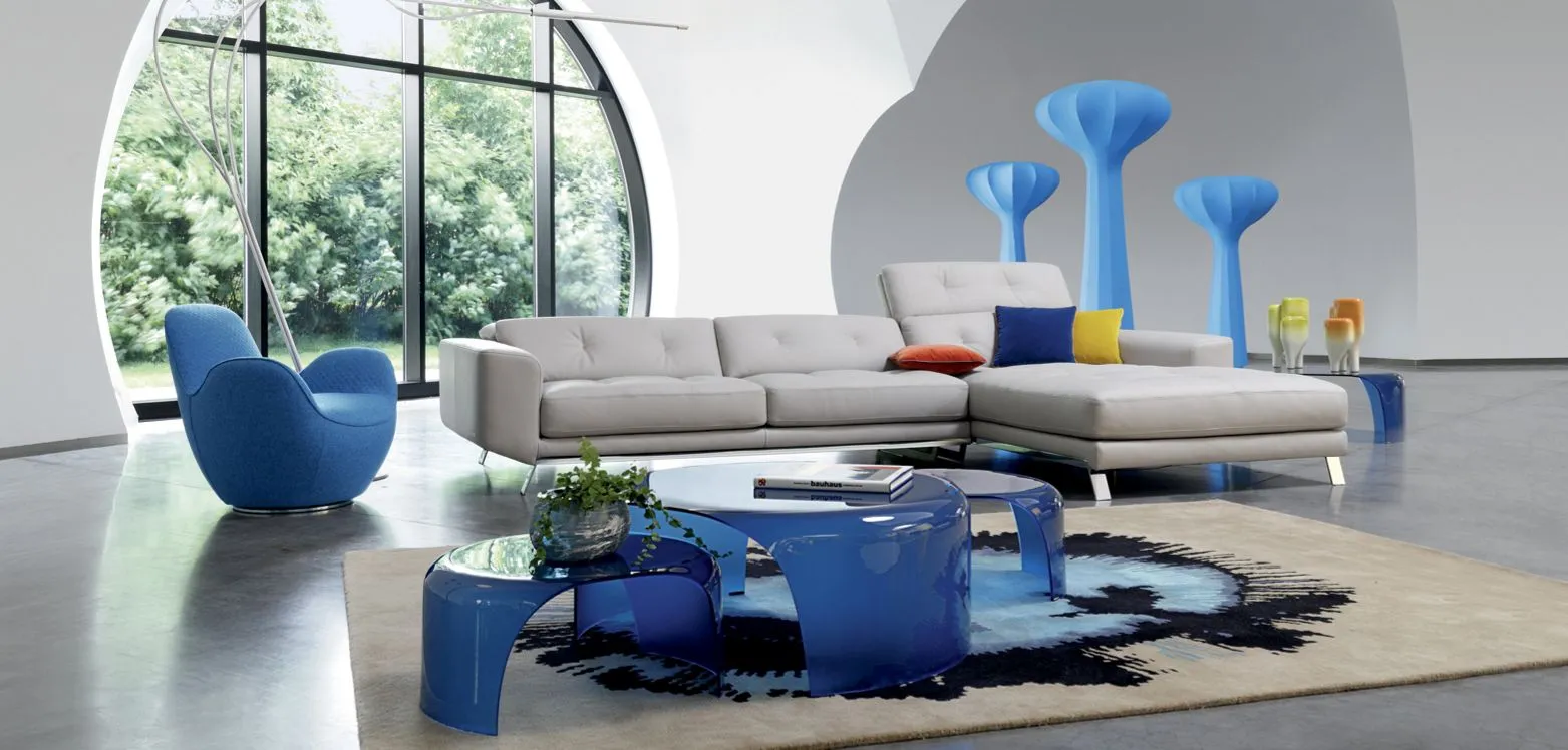 APERCU CORNER COMPOSITION