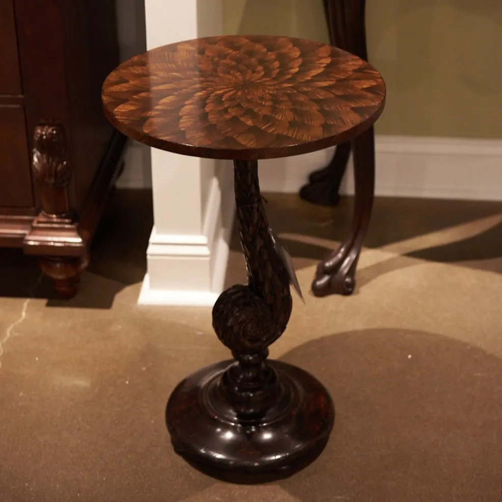 Jonathan Charles 边桌