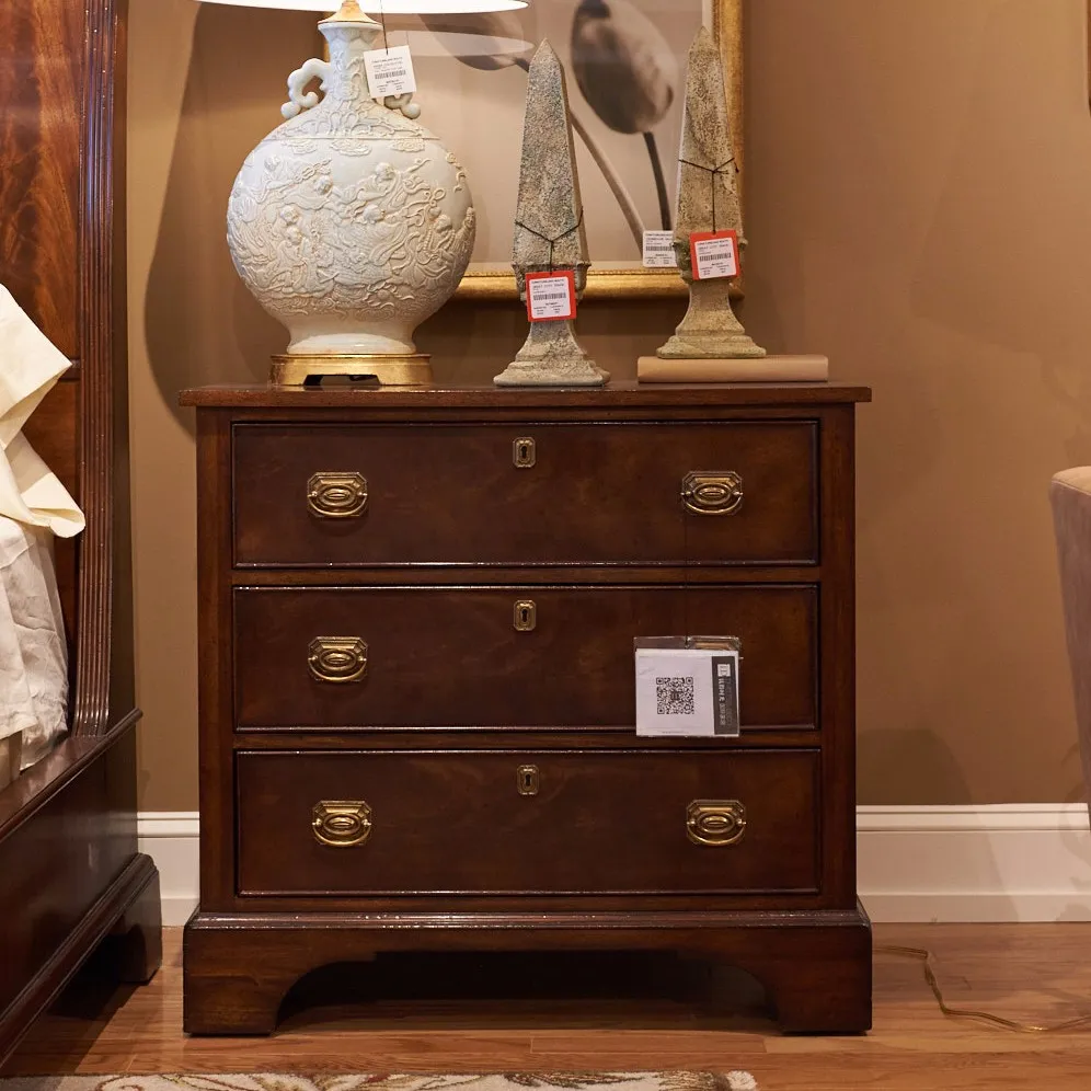 HENREDON 床头柜 3