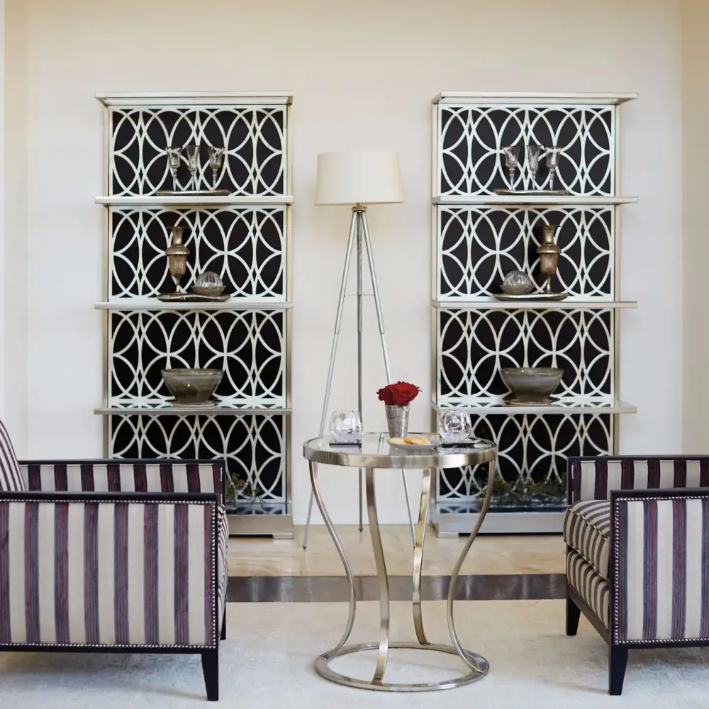 Bernhardt Miramont 展示柜