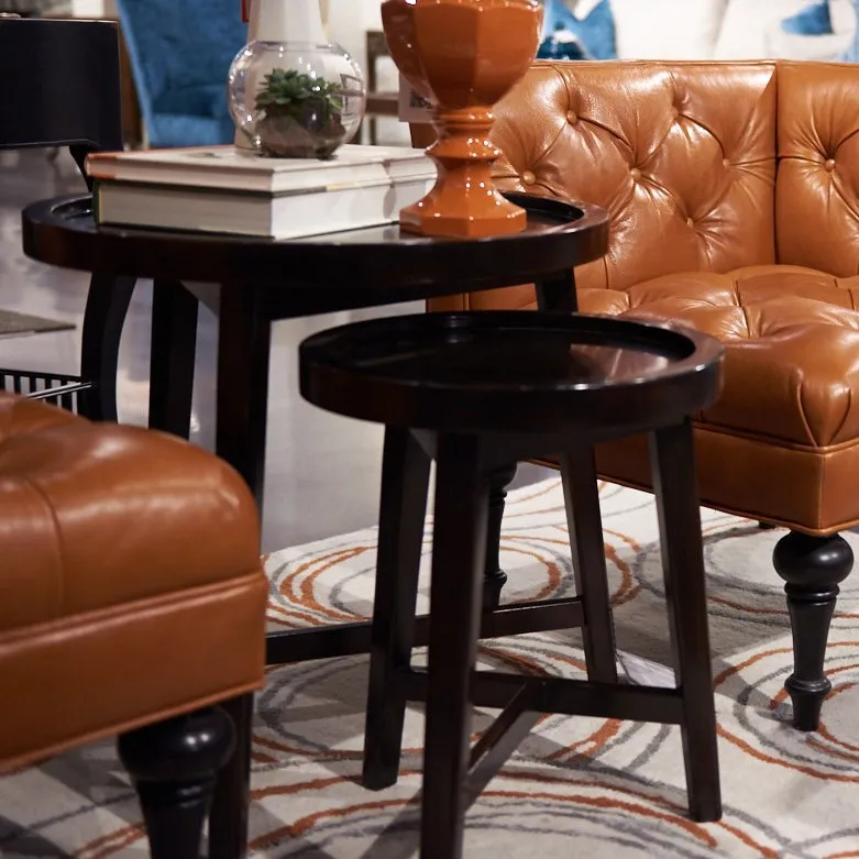 Bernhardt Putnam 边几