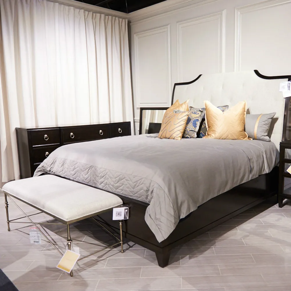 Bernhardt Sutton House    床