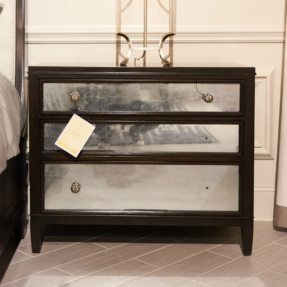 Sutton House Bachelor's Chest 