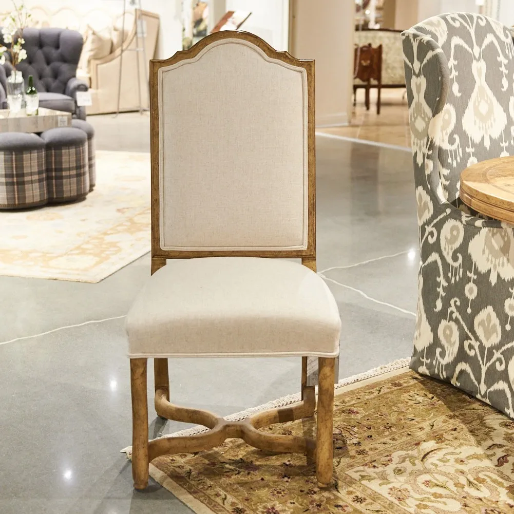 Deer Creek 餐边椅