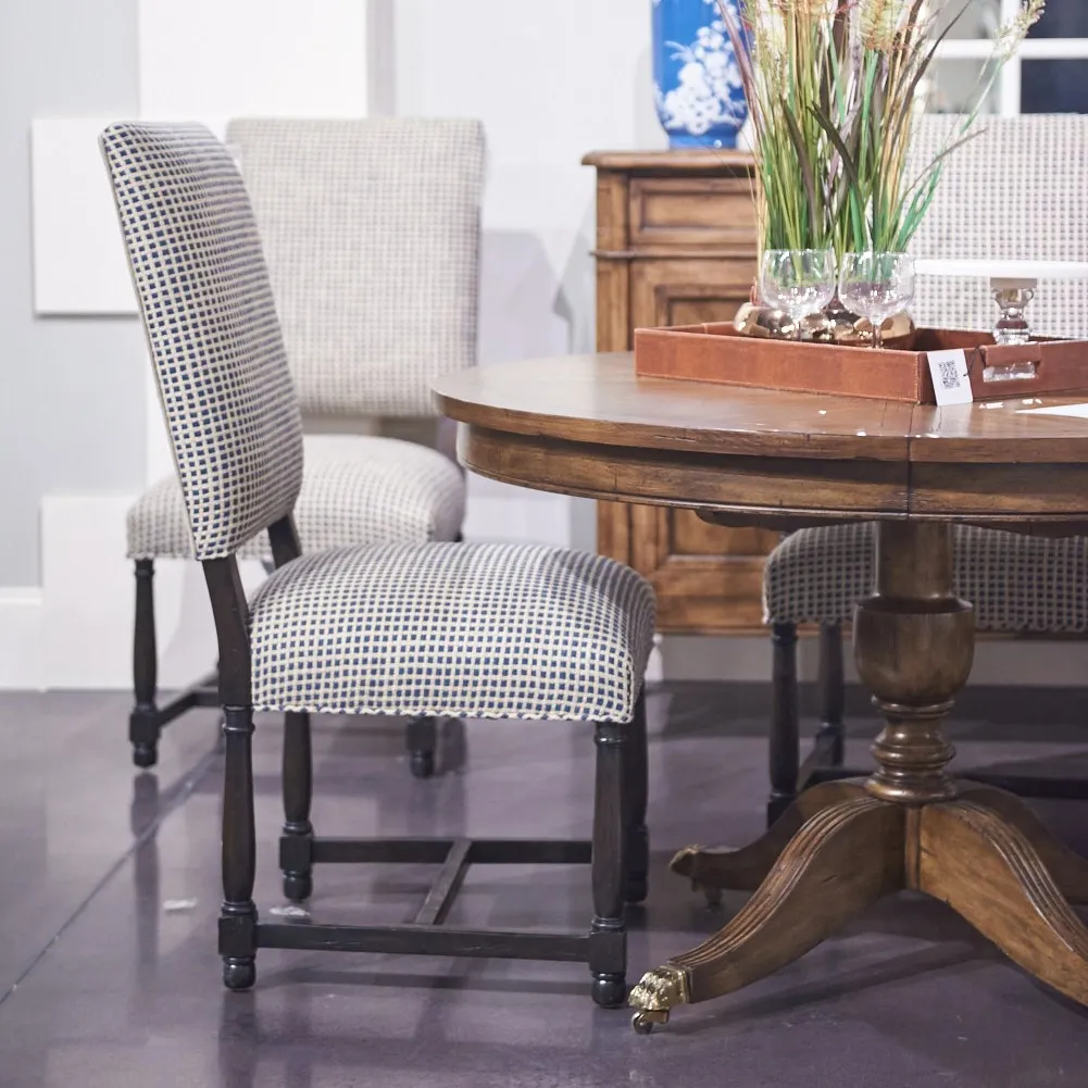 Chaddock FINCH 餐边椅