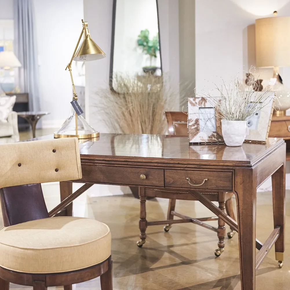 Chaddock FLAT IRON 书桌