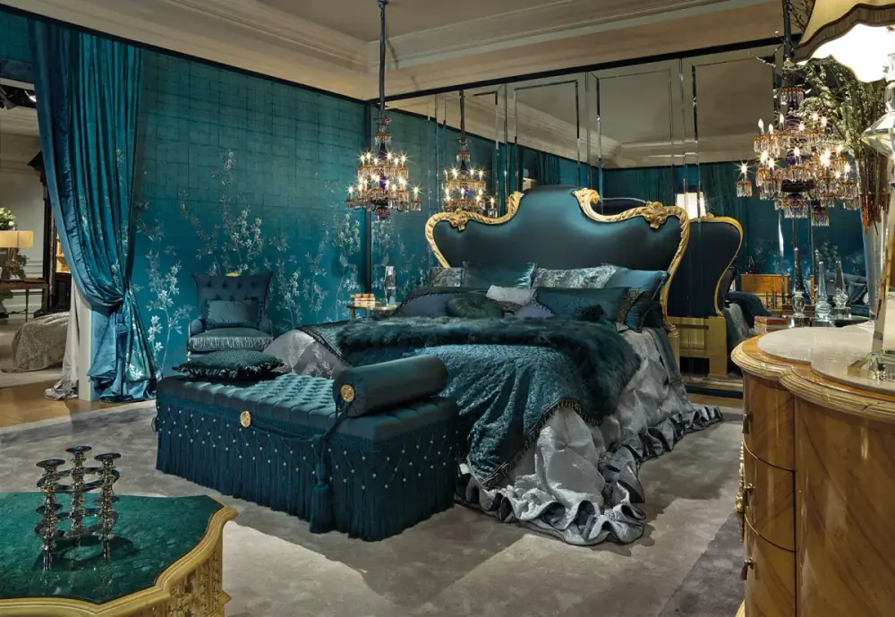 Lacquered desk with brass details