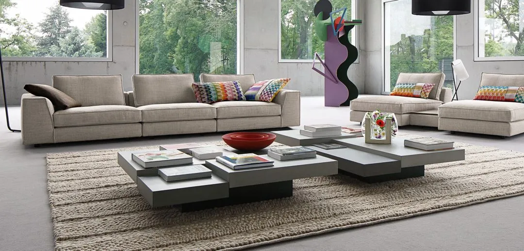 DECALO COCKTAIL TABLE