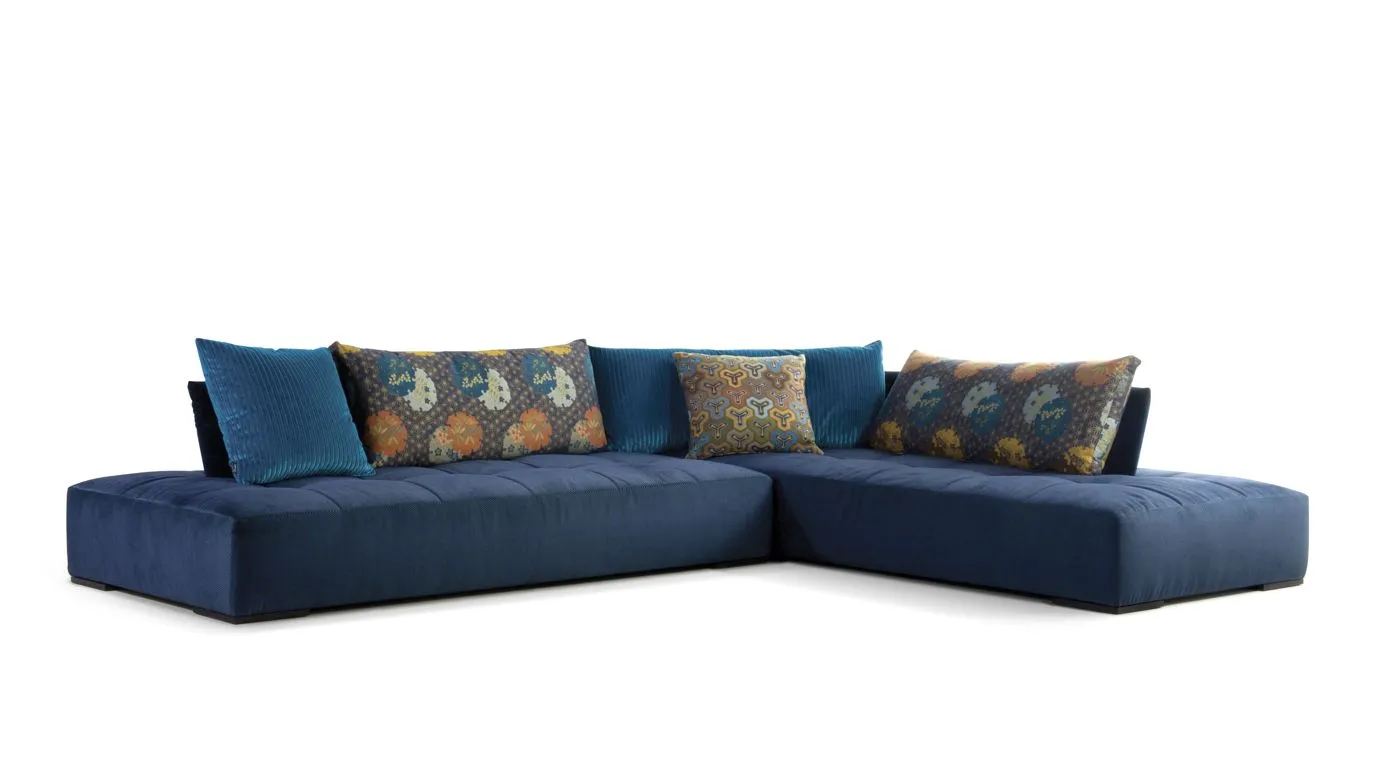 CALANQUE CORNER COMPOSITION