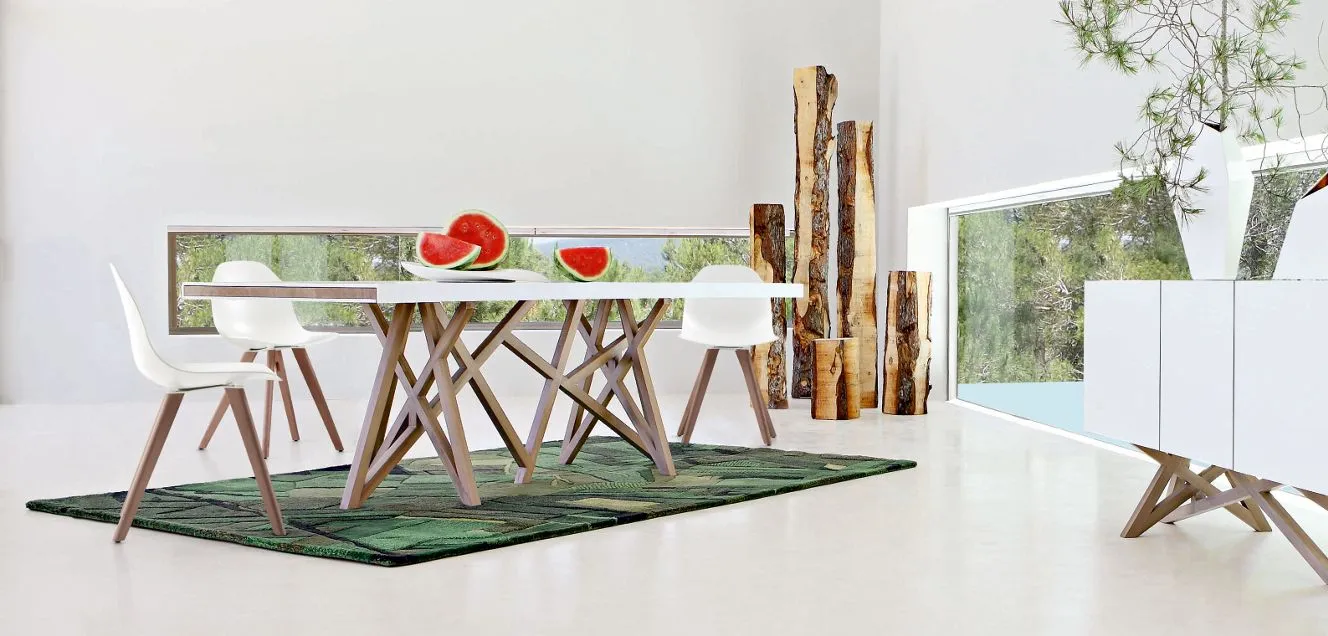 SAGA DINING TABLE