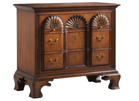 Connecticut Chest of Drawers
