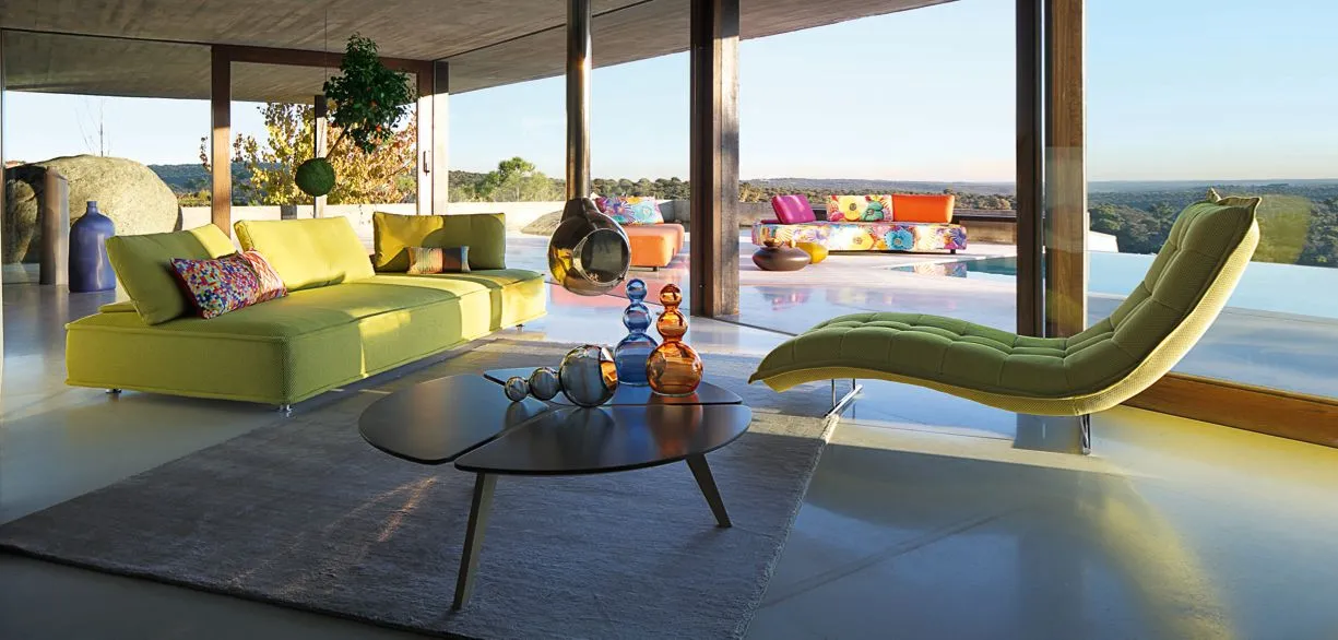 FLYING FLOWER COCKTAIL TABLE